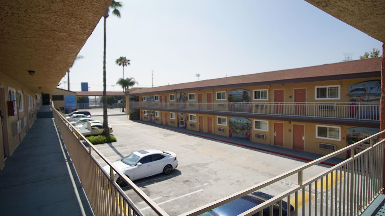 Los Angeles Inn & Suites - Lax West Athens Екстериор снимка